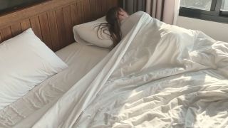 Yuiwoo - Stepson came to his stepmother to fuck her in a shared hotel room - Cumshot-2