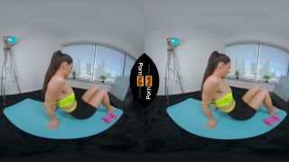 VR 180  Milana Ricci Working Out At Home-1