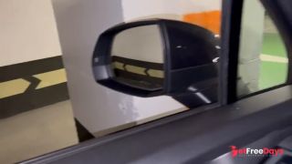 Tenemos por primera vez sexo en un parking pblico. Sexo en el coche-4