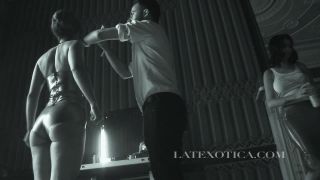 Latexotica 2014   Tiffany   Gold Latex Top Behind the Scenes  (mp4)-1