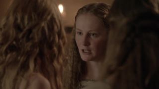 Rebecca Ferguson Topless - The White Queen 2013 s01e02-2