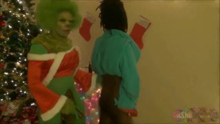 Tranny Grinch Hd - (Shemale porn)-0