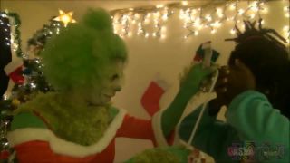 Tranny Grinch Hd - (Shemale porn)-1