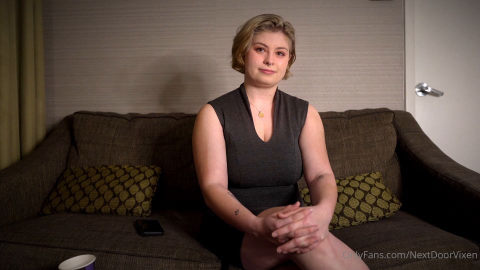 nextdoorvixen 2022-01-27 Sayyy hello to to Luna Sam and I go to a downtown market wh   eb867d