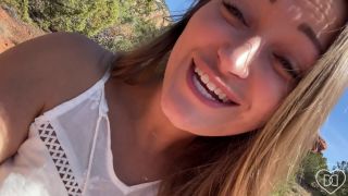 6222 Dani Daniels Masturbates In Public-9