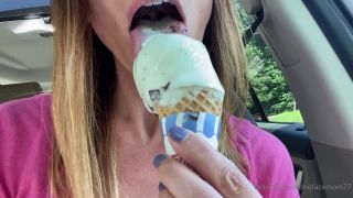 NoFaceMom - nofacemom77 () Nofacemom - who wants a lick 16-06-2021-5