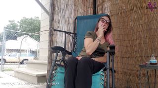 Vicky Vix - Candid Outdoor Smoke Break - Smoking-9