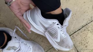 Onlyfans - Goddess Suzie - goddesssuzie26 - goddesssuziePost run these feet need to breathe The smell hits you like a train when my feet pop out - 25-08-2021-0