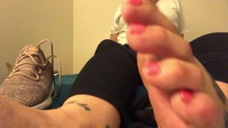 Nikkivonnails - come take a sniff of these heavenly feet 02-03-2020-7