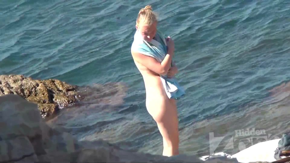 Hidden-Zone presents Voyeur – hz_Nu2265 Voyeur!