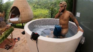 Sexo En El Jacuzzy Con Un Desconocido.-5