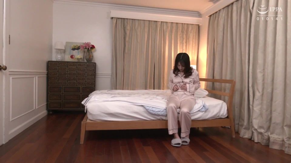 FHD VENU-951 母親を自分のものにするために貞操帯をつけ無理矢理禁欲させる息子 紗々原ゆり