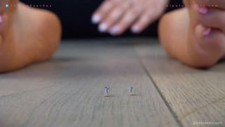 Giantess EditZ - Giantess Peaches iCrush Pt.1 (Fetish porn)-7