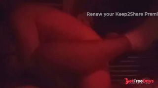 Pareja joven teniendo sexo romntico de misionero-8