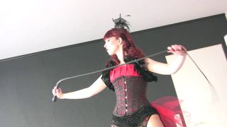 FEMDOMFOTO - Lisa Laudanum - Burlesque Bullwhip (German).-9