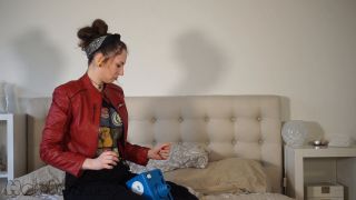 porn video 49 Herloons – Saskia – Party prep gone wrong on pov hairy fetish-1