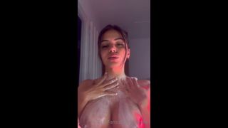 Fetish Kitty Ellen Kitty Ellen Lotions Her Tits-2
