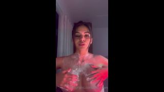 Fetish Kitty Ellen Kitty Ellen Lotions Her Tits-3