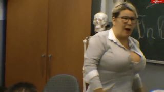 [K2S.CLUB] SweetSusiNRW - Fotzenlecken vor der ganzen Klasse - HD 720P-1