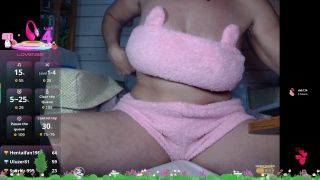 Femdom porn Isa & Violetta Tease In Slippery Sunscreen Video -9