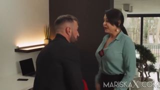 Big Tits Mariska - Horny Latina In The Office-8