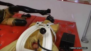 Rubber Empire Madame Gillette und Lady Ashley Extremly Tu...-7