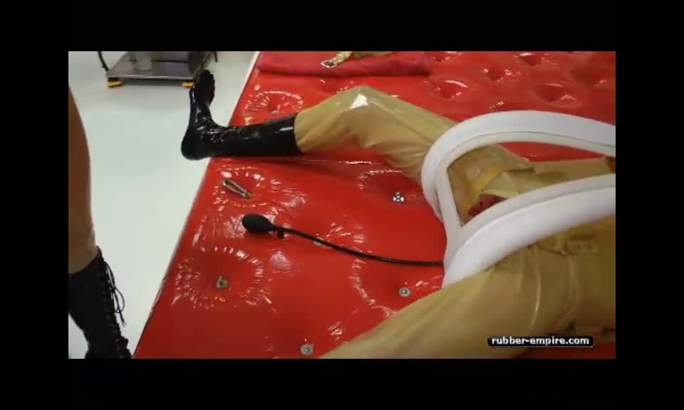 Rubber Empire Madame Gillette und Lady Ashley Extremly Tu...