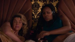 Betty Gilpin, Sydelle Noel - Glow s03e04 (2019) HD 1080p!!!-8