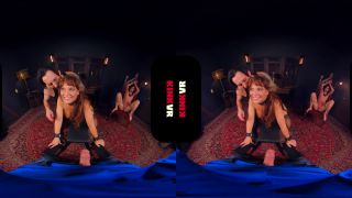  virtual reality | KinkVR - Proper Piggy Play - Syren de Mer, Kacie Castle 5k | virtual reality-9