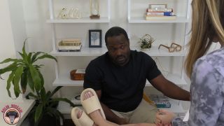 Soles Scream Experience - Keeping Her Grades Up - Keeping-3