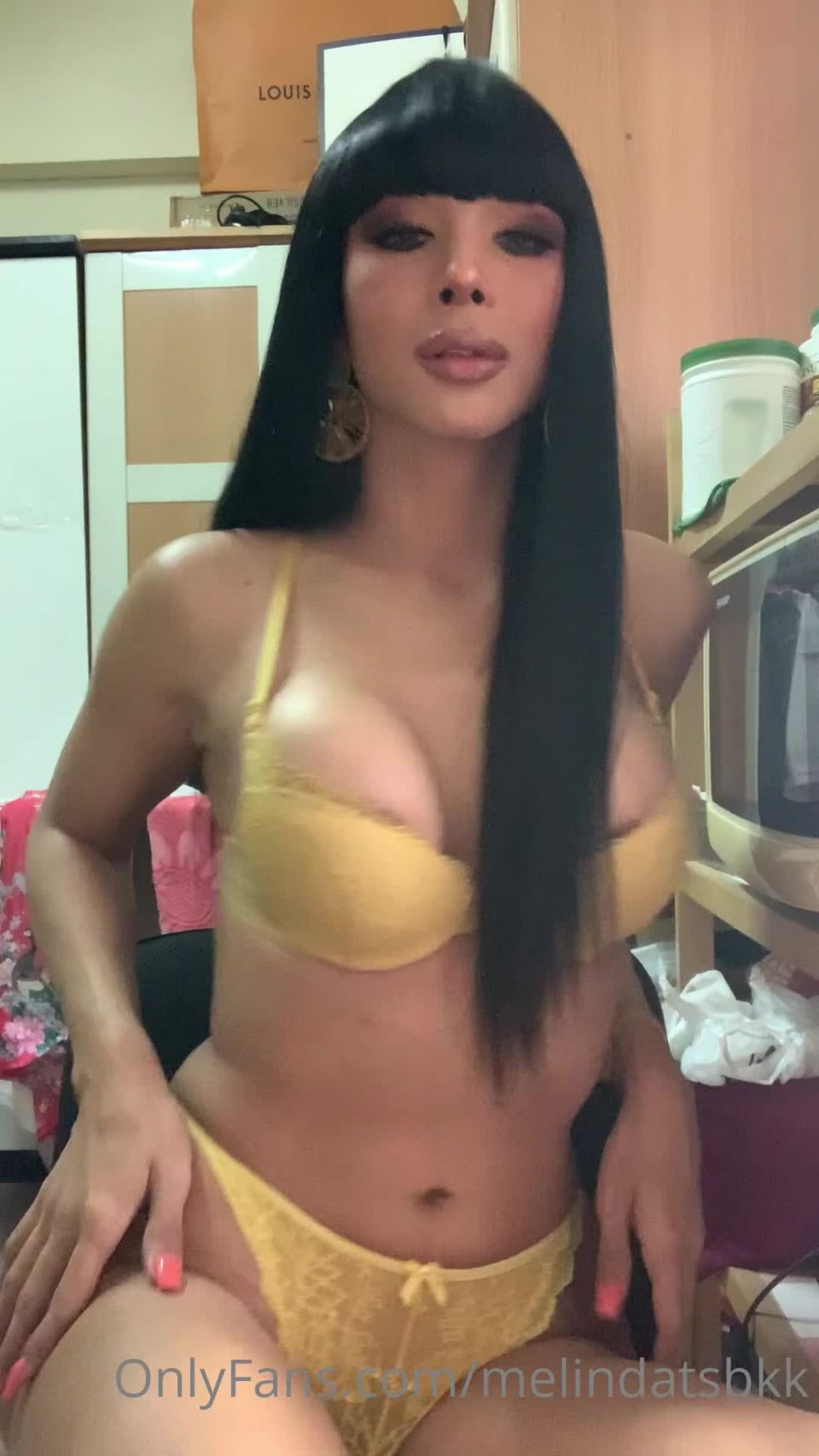 MelindaTsbkk () Melindatsbkk - hot cum available now yellow outfit please if i got tip i will pos 23-06-2020