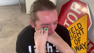 Pt 1Goddess Lilith - Filthy Goddess Garage Feet Round 2-7