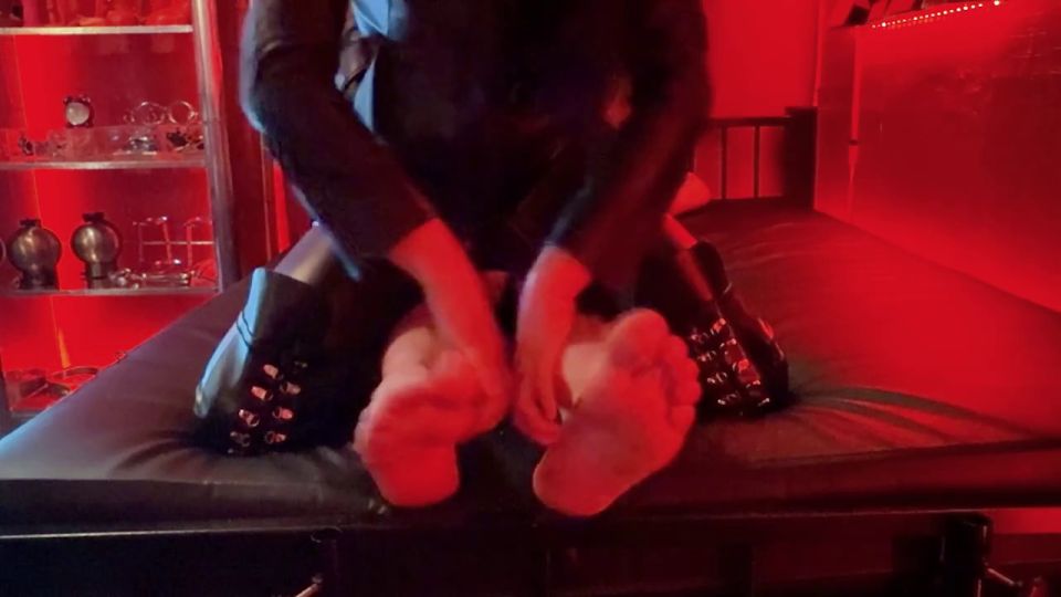 [K2S.CLUB] LadyBlackdiamoond - Intensive Kitzelbehandlung - HD 720P