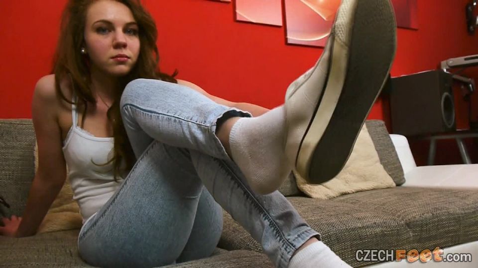 12/04/2016 Krista T. – Bare feet _ Shoes & Socks  720p *