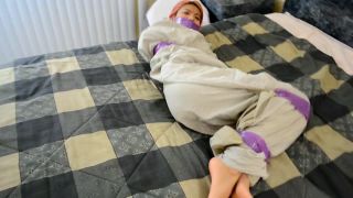 FunhouseClips – Asia Perez Is Wrapped Up - [Webcam]-1