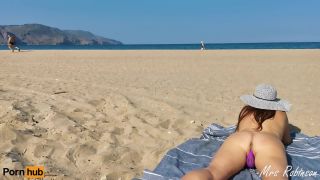 Mrs RobinsonPeople walk by while Exhibitionist Wife gets orgasm-6