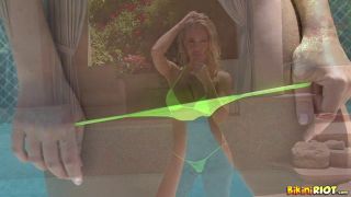 Nicole Aniston пак Nicole Aniston-Bandeau And Boy Shorts-0