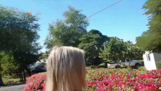 Amateur Sex On Hawaii Vacation Blowjob!-0