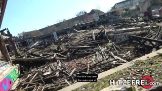 Melina May - Fuck date for Melina May in abandoned outdoor swimming pool! - Hitzefrei (FullHD 2021)-3