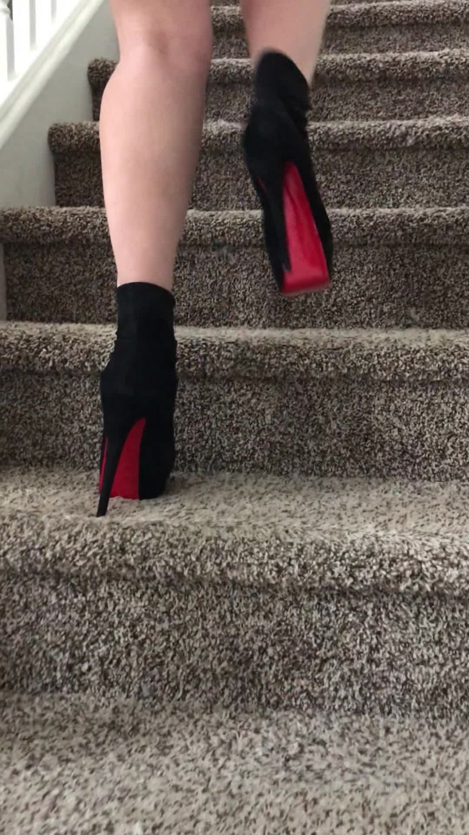 [Onlyfans] deewilliams-23-11-2018-3857250-New shoes make my pussy wet