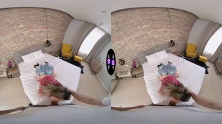 Missionary Position Busty Maid Brenda Dixon Drops Everything To Suck Cock - TeenMegaWorld-3