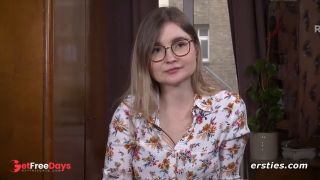 [GetFreeDays.com] Ersties - Emilys intimes Vergngen zu Hause mit einem Lippenstift-Vibrator Sex Film February 2023-1
