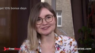 [GetFreeDays.com] Ersties - Emilys intimes Vergngen zu Hause mit einem Lippenstift-Vibrator Sex Film February 2023-7