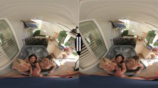 3D porn  Neighbor catches hotties Britt Blair, Brookie and Keira Croft in his hot tub so they make it worth while - American   Straight-1