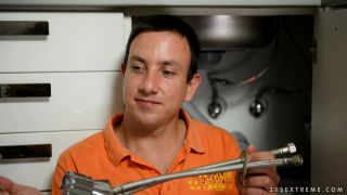 7197 Szuzanne - In need of a mechanic-9