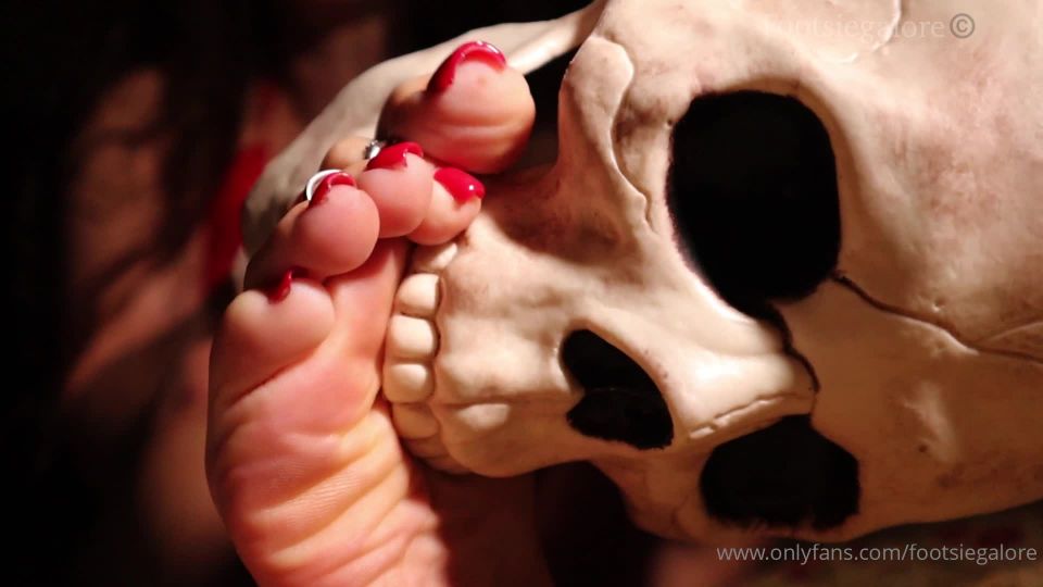 online adult video 21 footsiegalore 31-10-2020-148143619-Happy Halloween Footsie Manor freaky fun Soul sna on fetish porn face licking fetish