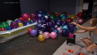Custom Fetish - Julie Inflates 175 Balloons 4 Shoot BTS - Fetish-8