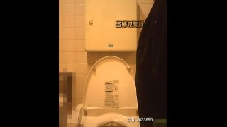 Voyeur - アイドル芸能人  盗った！トイレ盗撮映像！第一弾 C○nCam表紙のカバーガール!!! 丸○広奈 1 high on voyeur -7