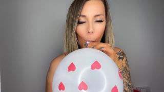 Megan_pkr - Looning over Heart Balloons - STP ending - Highheels-3