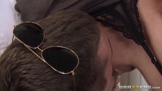 Shawna Lenee The Feds Raid Shawna's Tits (Amateur porn)-2